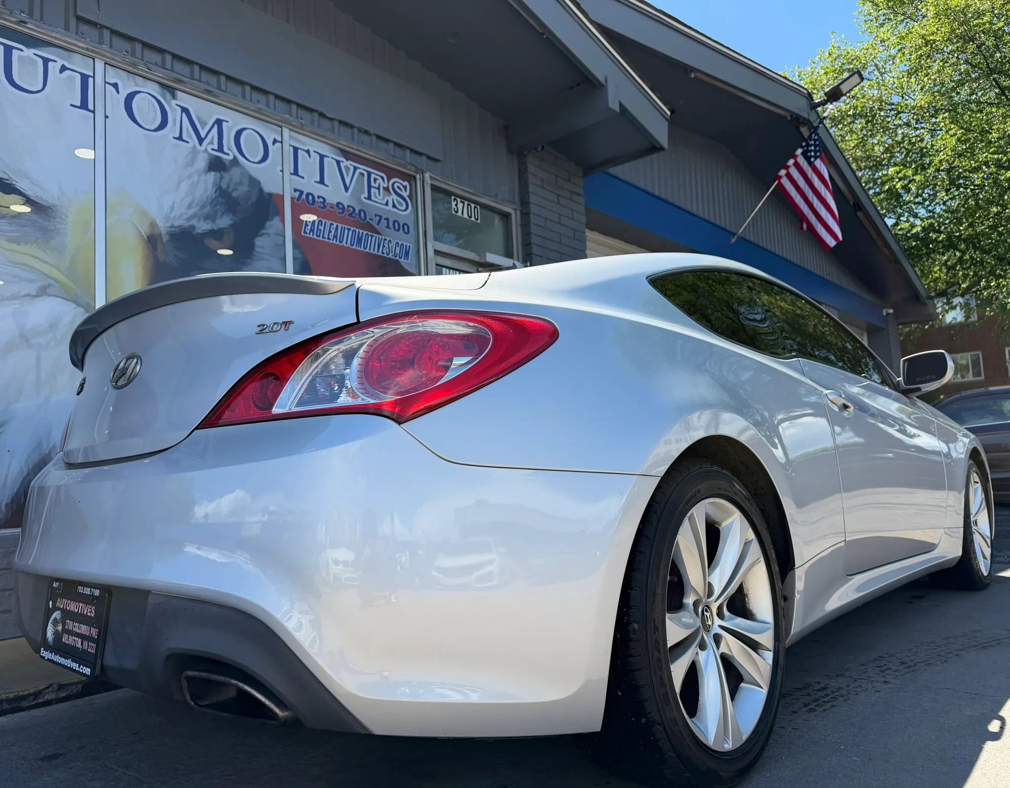 Used 2011 Hyundai Genesis 2.0T RWD image 3