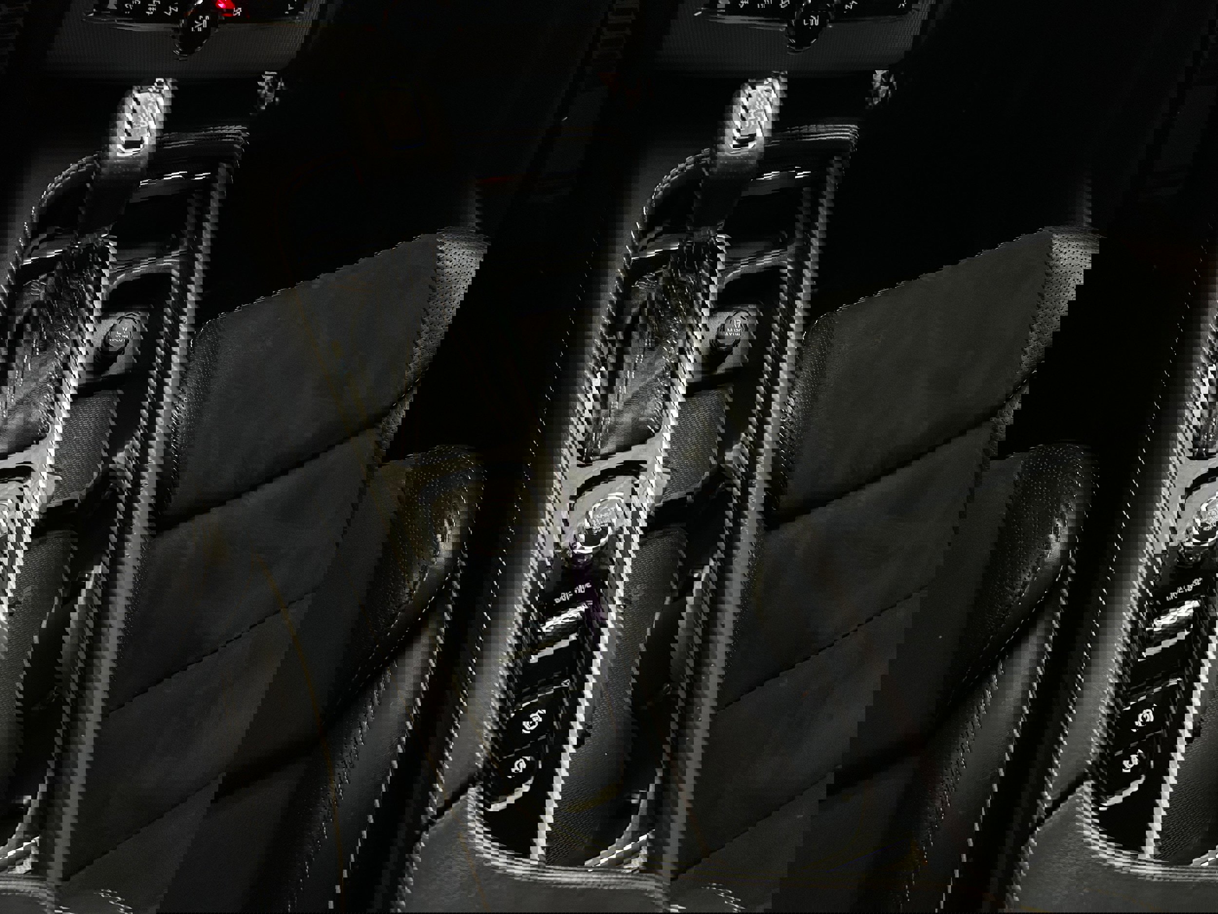 Used 2019 Volvo XC90 T6 R-Design w/ Protection Package AWD/4WD image 10