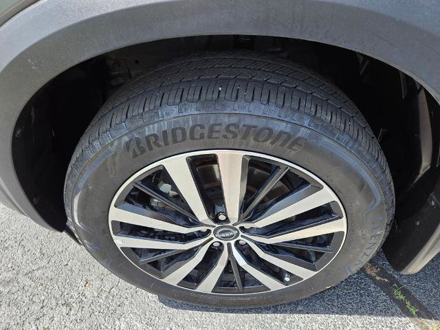 Certified 2025 Nissan Pathfinder Platinum w/ Cargo Package AWD/4WD image 18