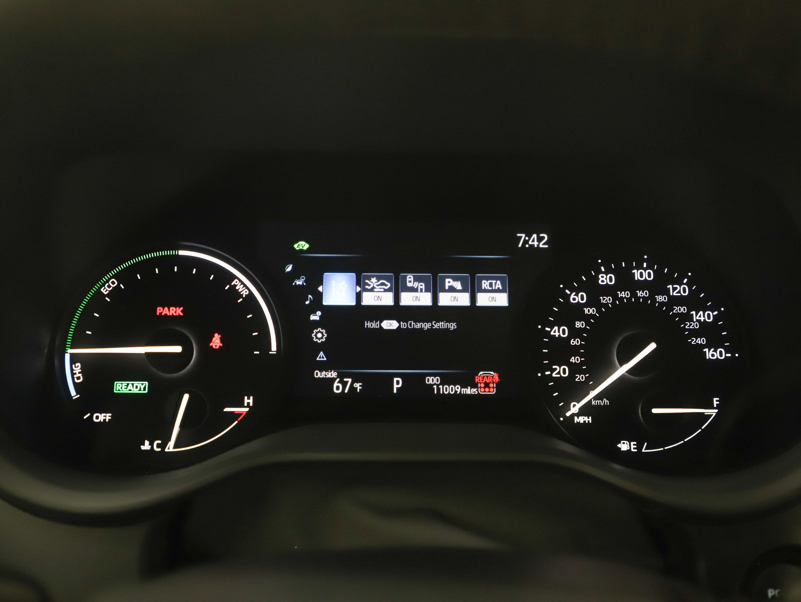 Used 2025 Toyota Sienna XLE image 28