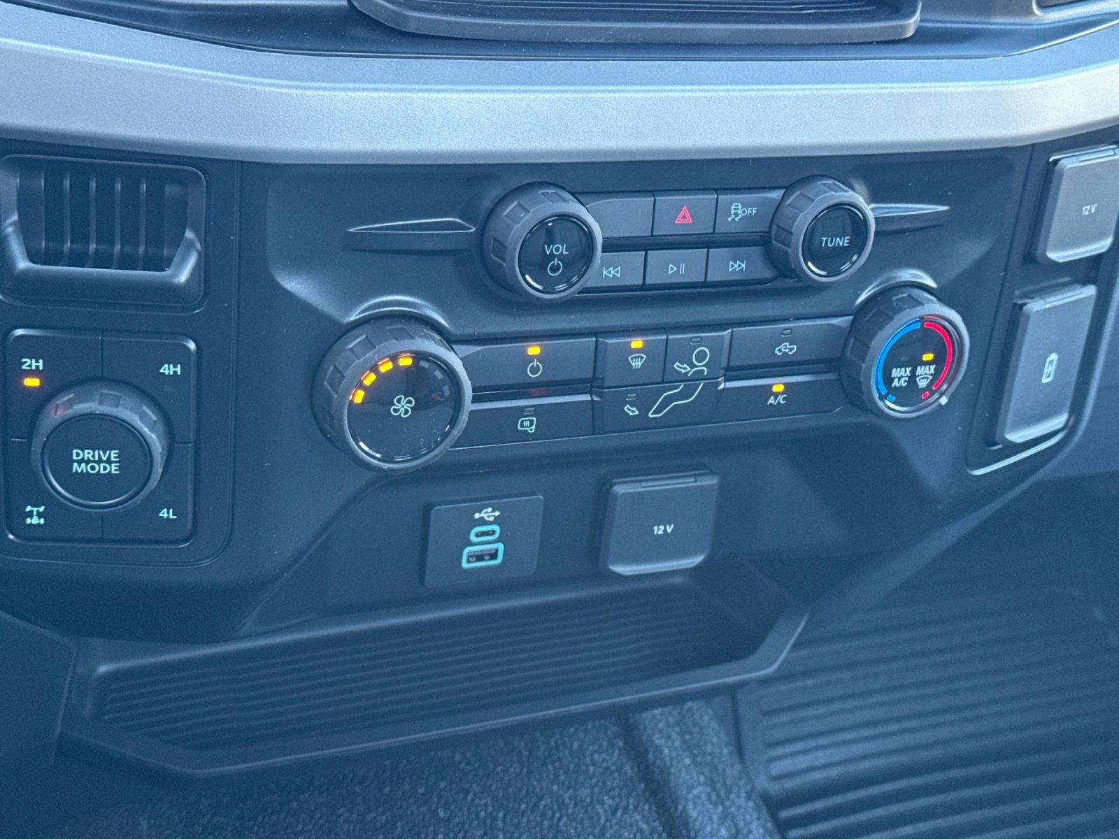 New 2026 Ford F350 XL w/ XL Off-Road Package AWD/4WD image 19