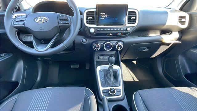 Used 2025 Hyundai Venue Limited FWD image 12
