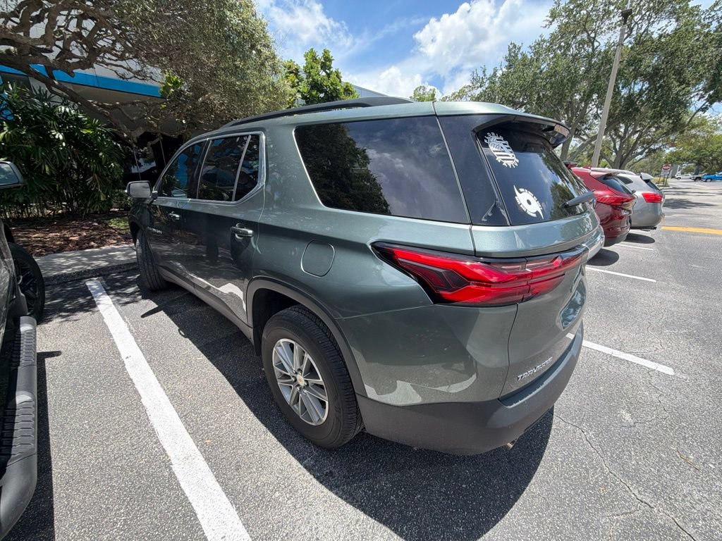Used 2023 Chevrolet Traverse LT FWD image 4