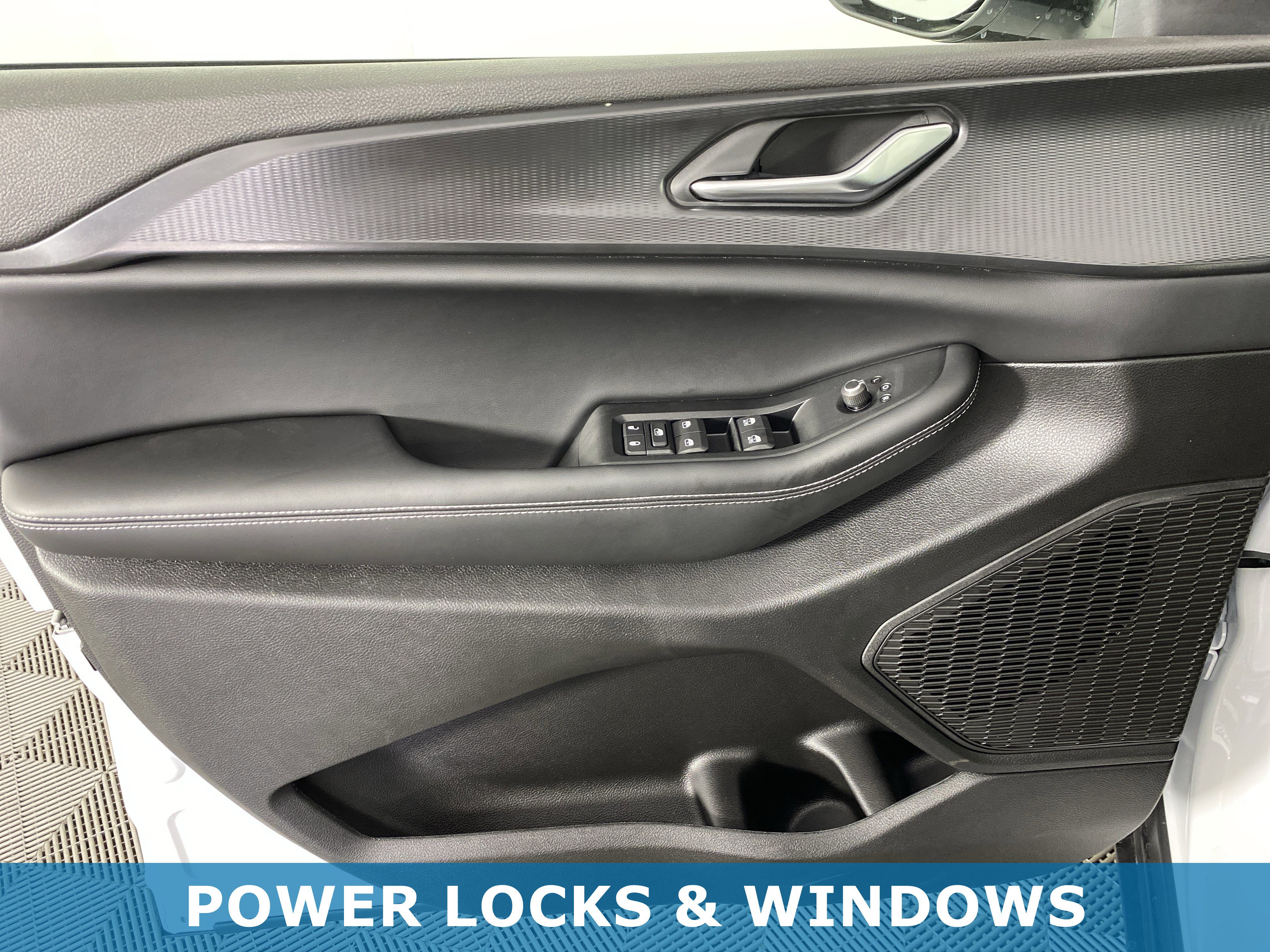 New 2025 Jeep Grand Cherokee Altitude image 13