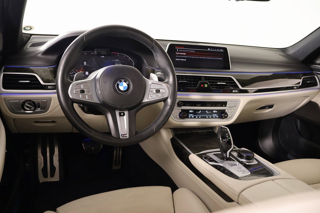 Used 2021 BMW 750i xDrive w/ Executive Package image 2