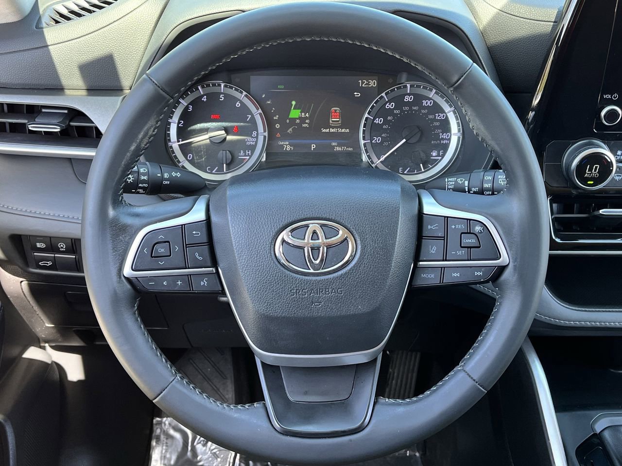 Used 2023 Toyota Highlander LE image 11