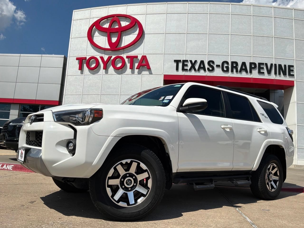 Used 2023 Toyota 4Runner TRD Off-Road AWD/4WD image 2