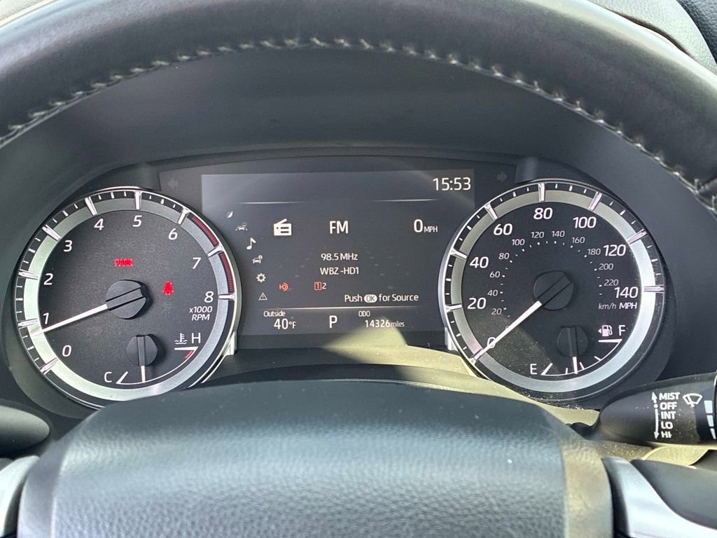 Used 2024 Toyota Highlander XLE image 32