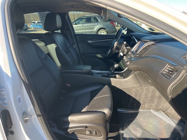 Used 2016 Chevrolet Impala LT w/ Convenience Package image 53