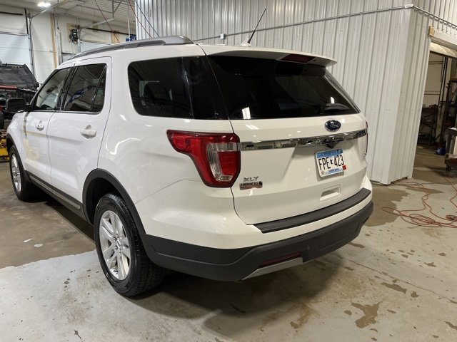Used 2019 Ford Explorer XLT w/ Equipment Group 201A image 3