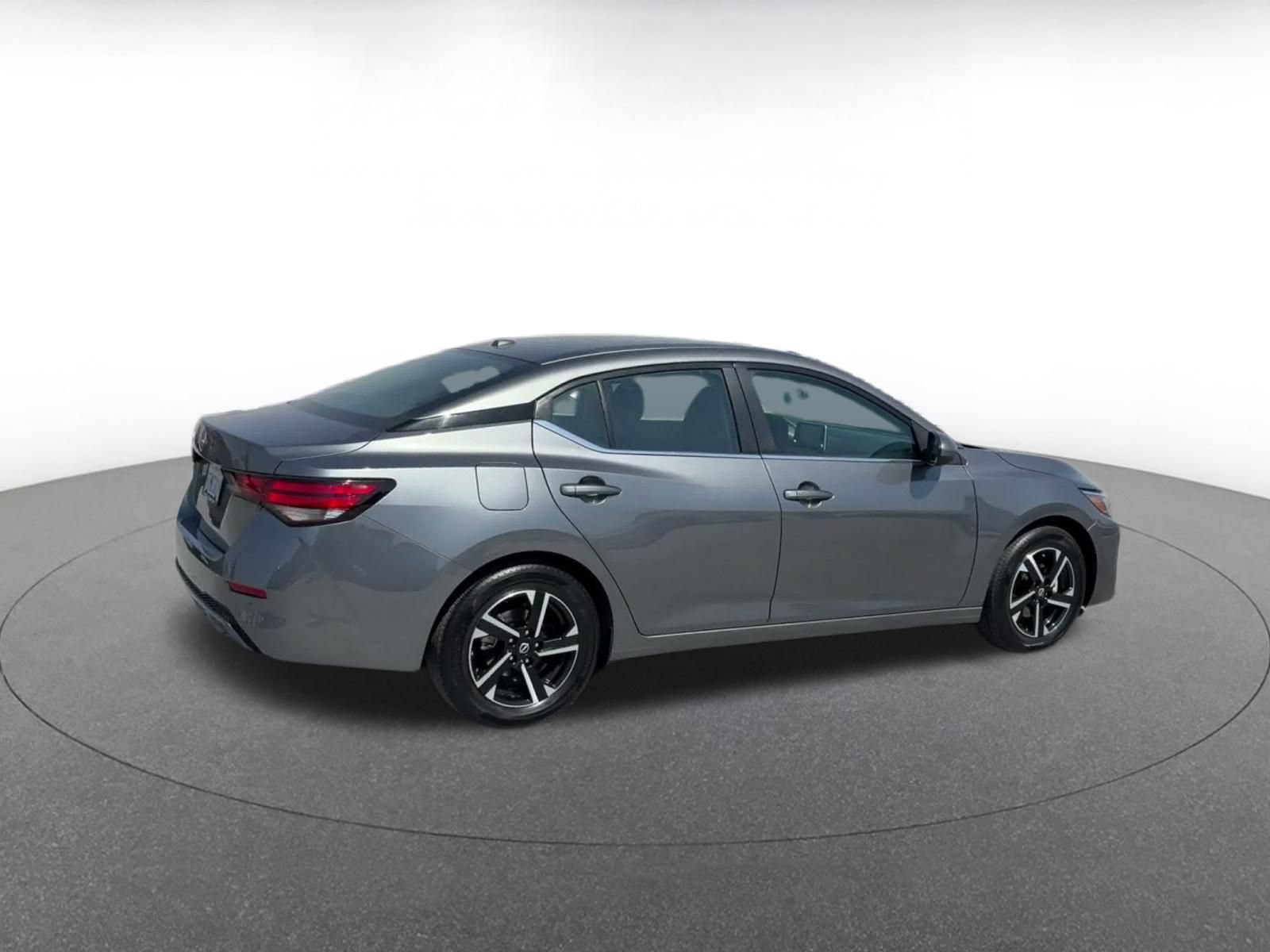 Used 2025 Nissan Sentra SV FWD image 15