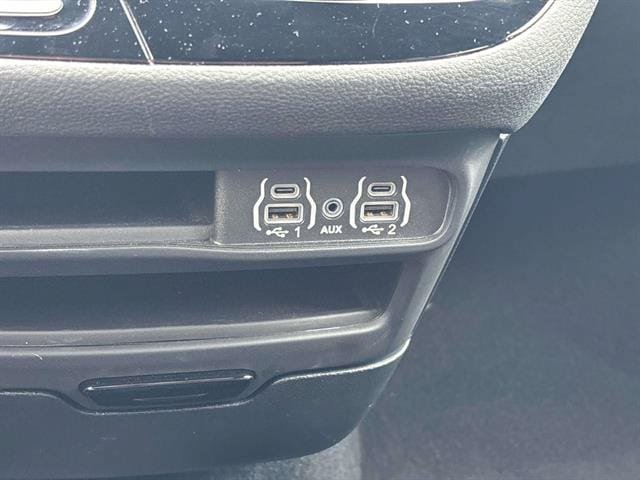 Used 2023 Chrysler Pacifica Touring-L w/ S Appearance Package FWD image 24