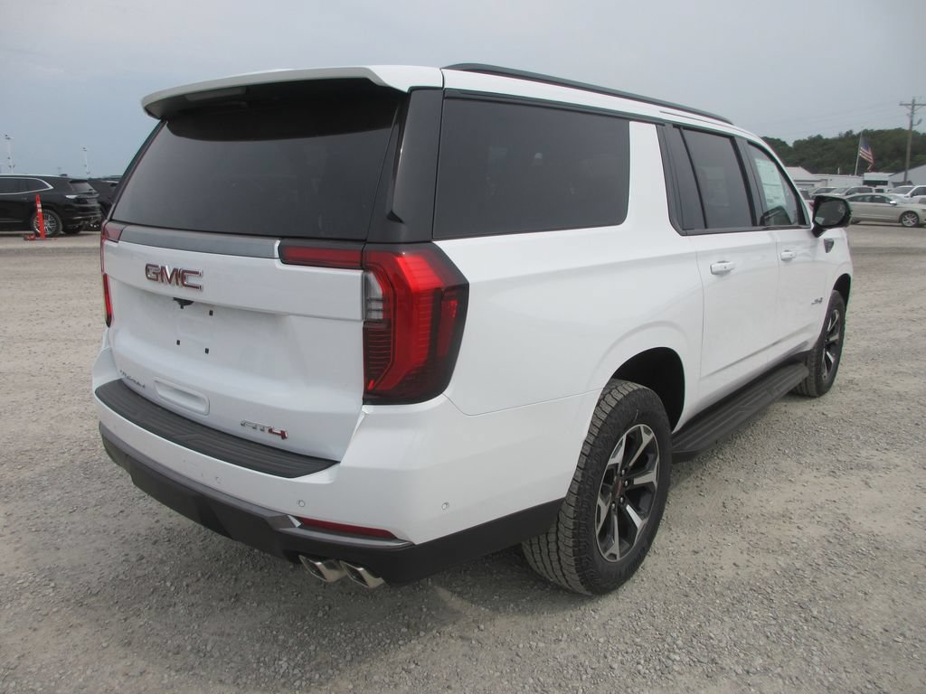 New 2026 GMC Yukon XL AT4 AWD/4WD image 4