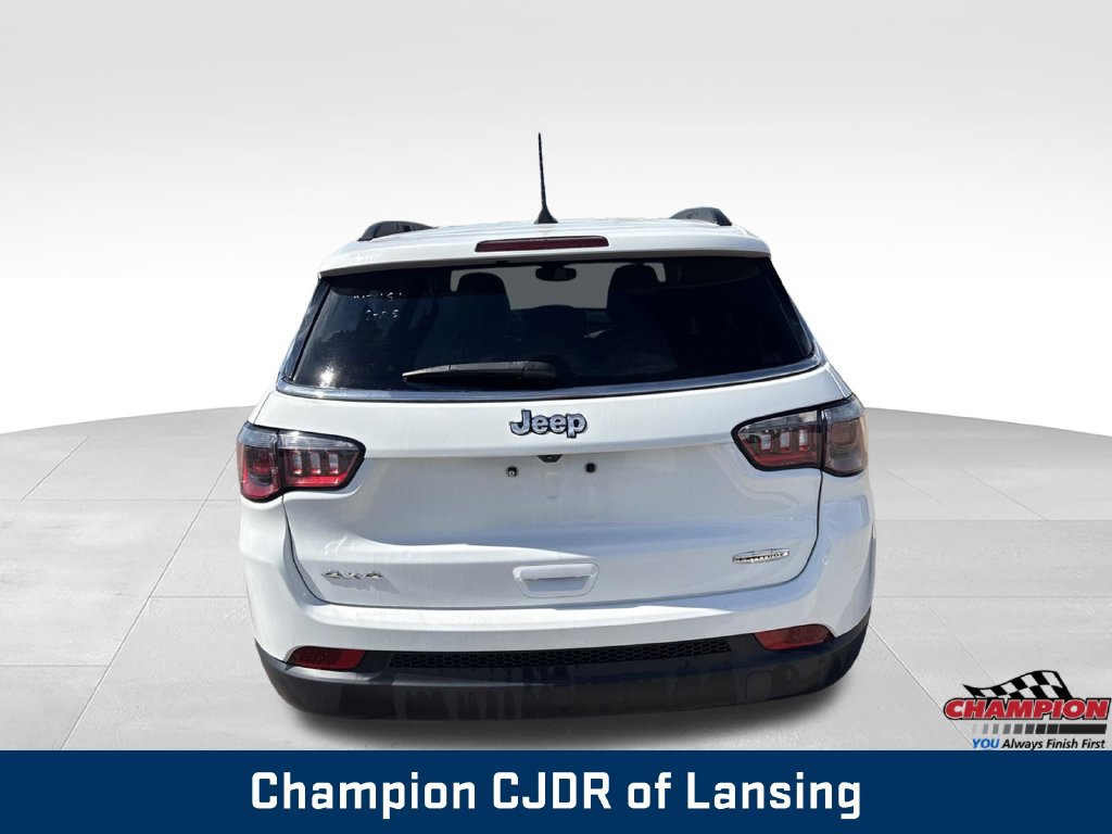 Used 2024 Jeep Compass Latitude AWD/4WD image 8