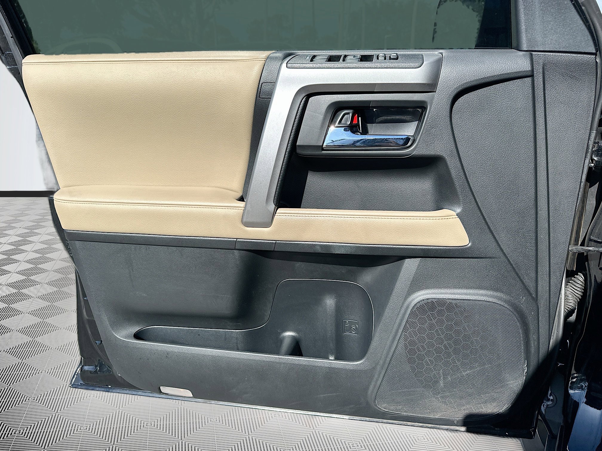 Used 2020 Toyota 4Runner SR5 image 22