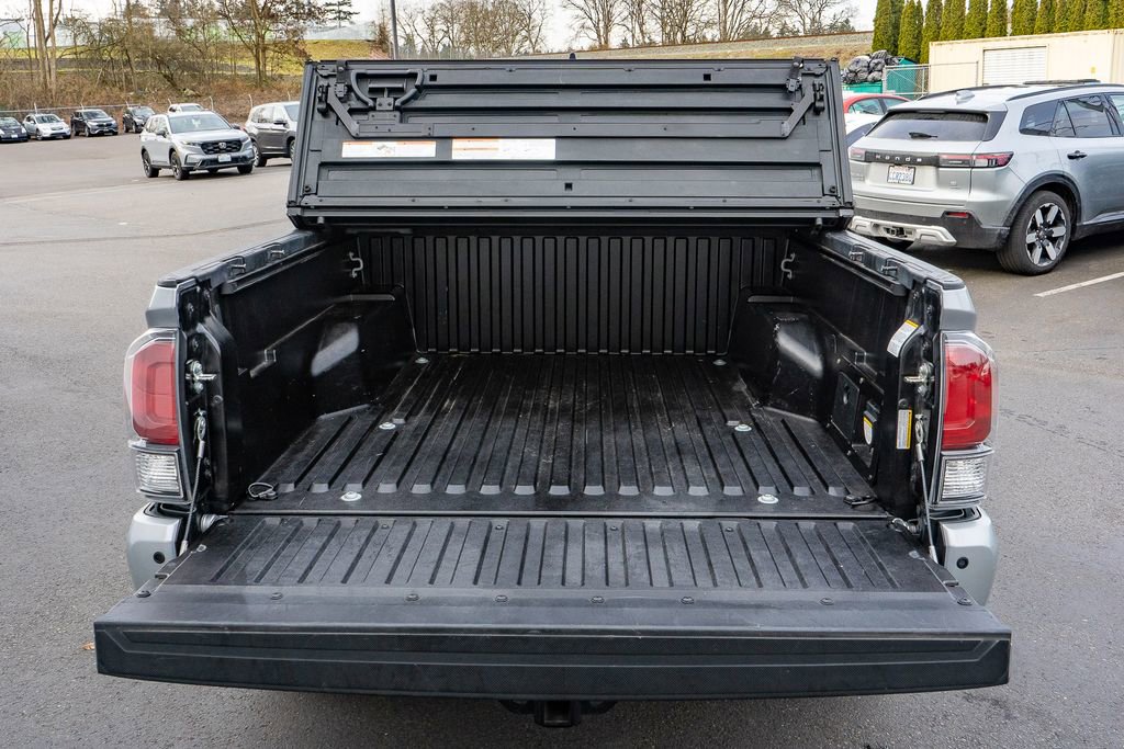 Used 2021 Toyota Tacoma Limited image 17