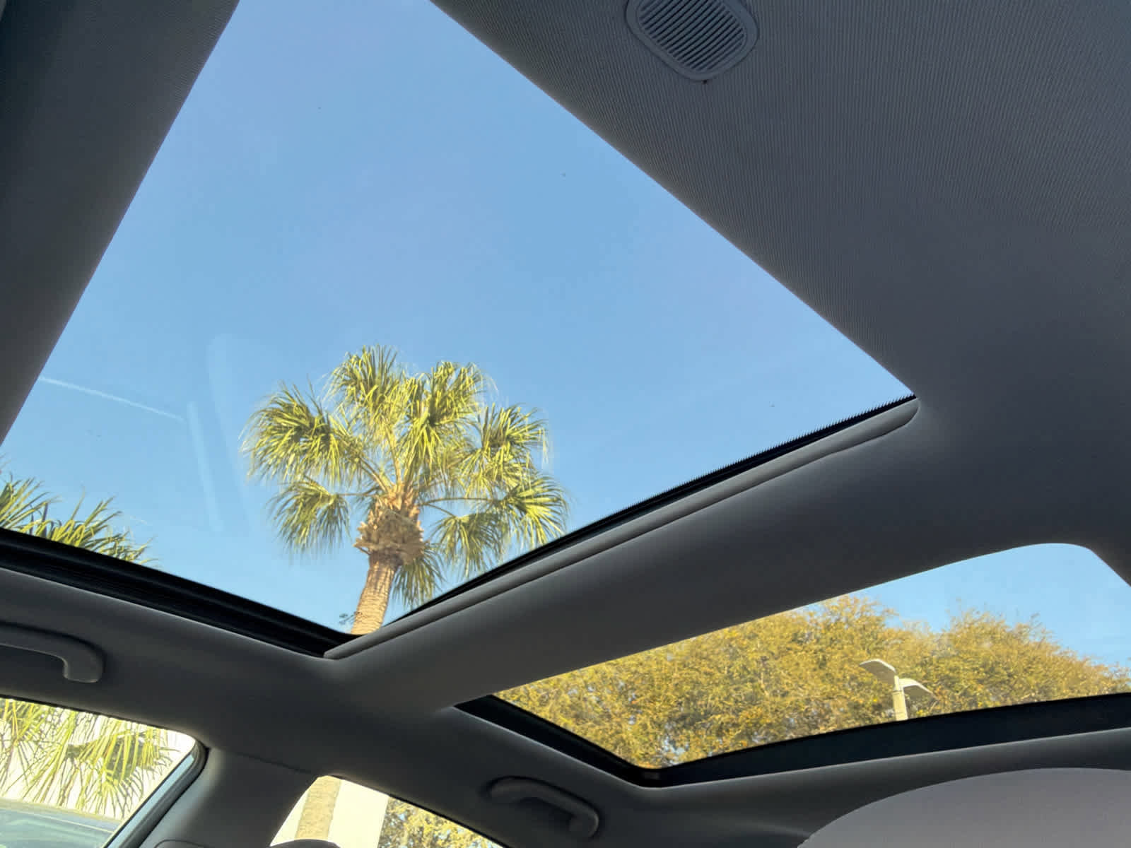 Used 2014 Hyundai Sonata Limited w/ Panoramic Sunroof Package 02 FWD image 25