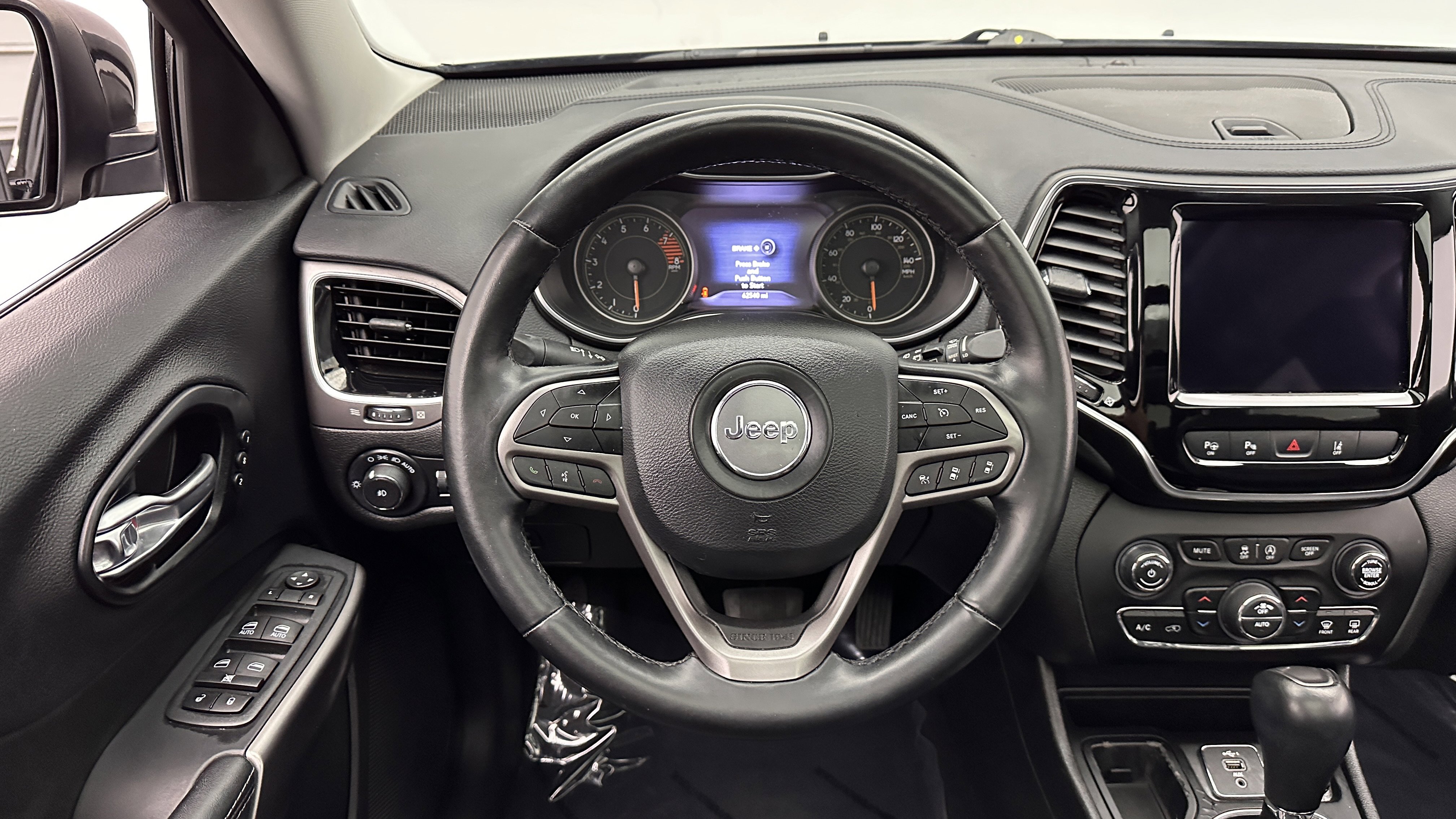 Used 2021 Jeep Cherokee Limited FWD image 27
