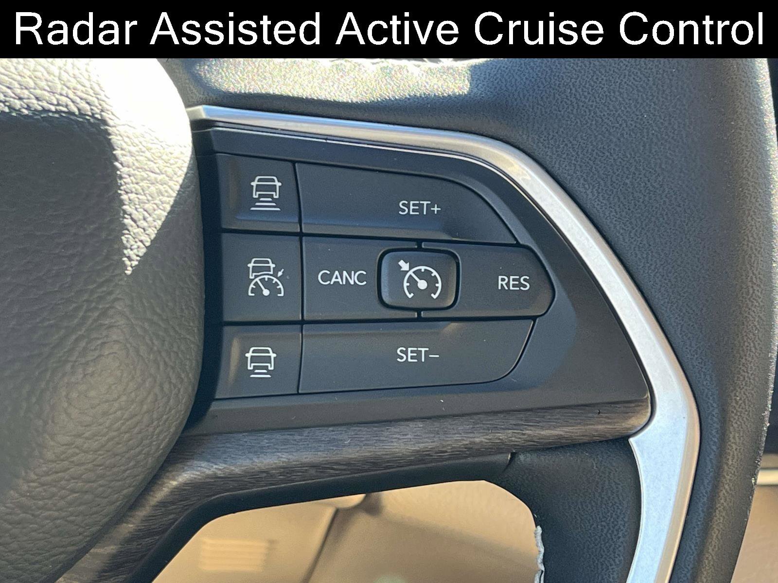 Used 2025 Jeep Grand Cherokee Limited image 20