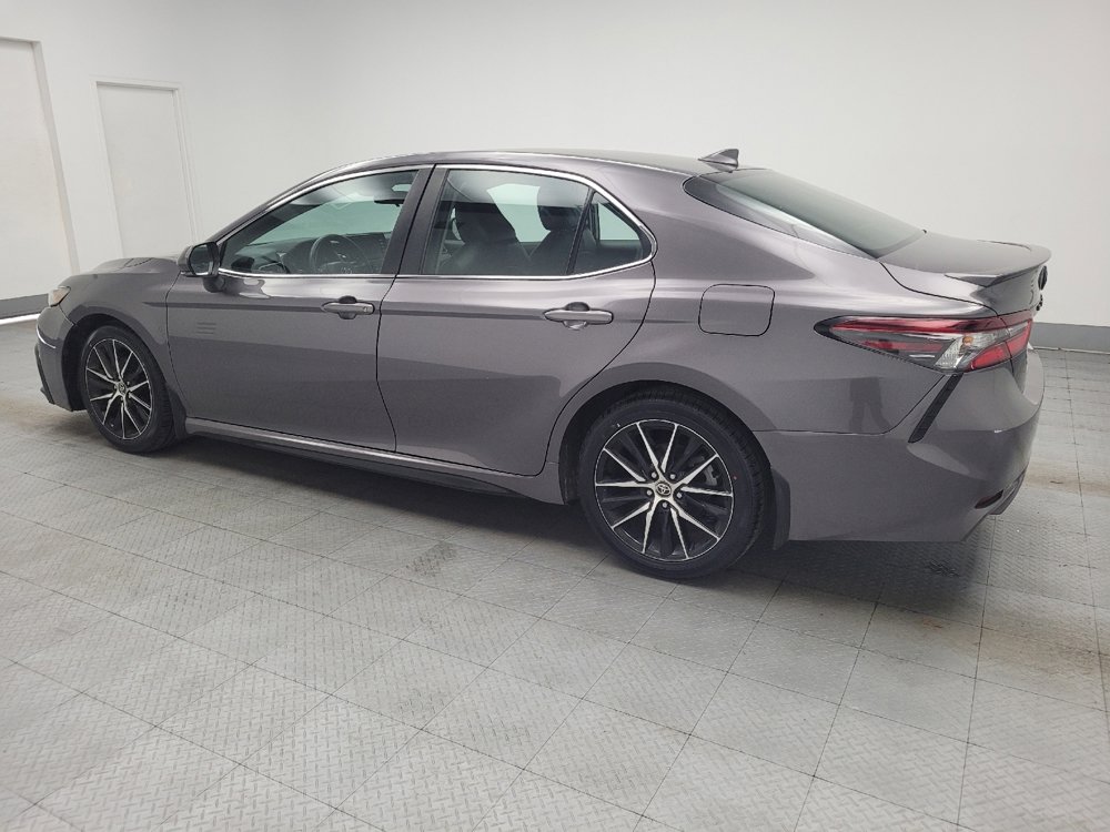 Used 2023 Toyota Camry SE FWD image 3