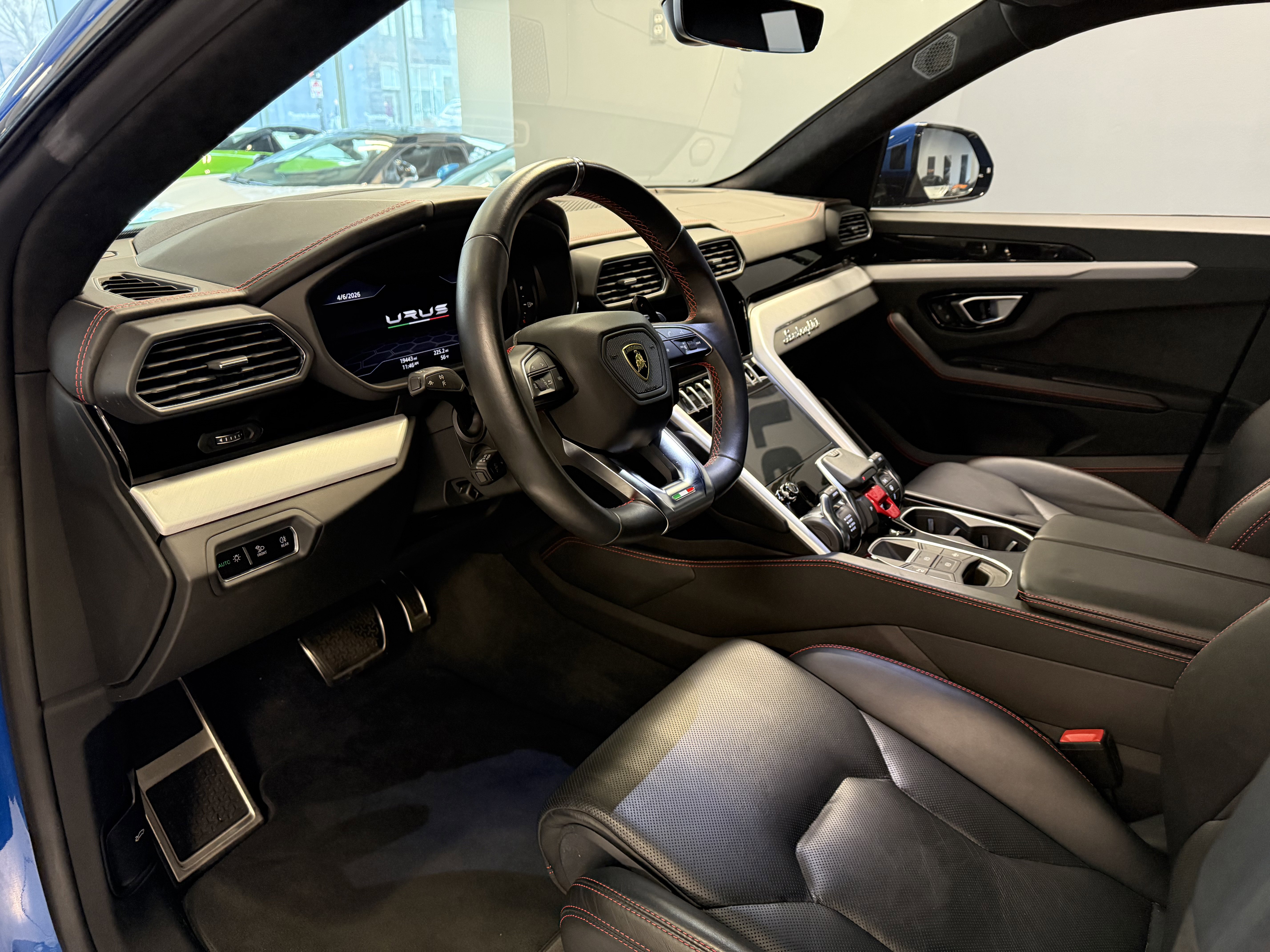 Used 2020 Lamborghini Urus image 9