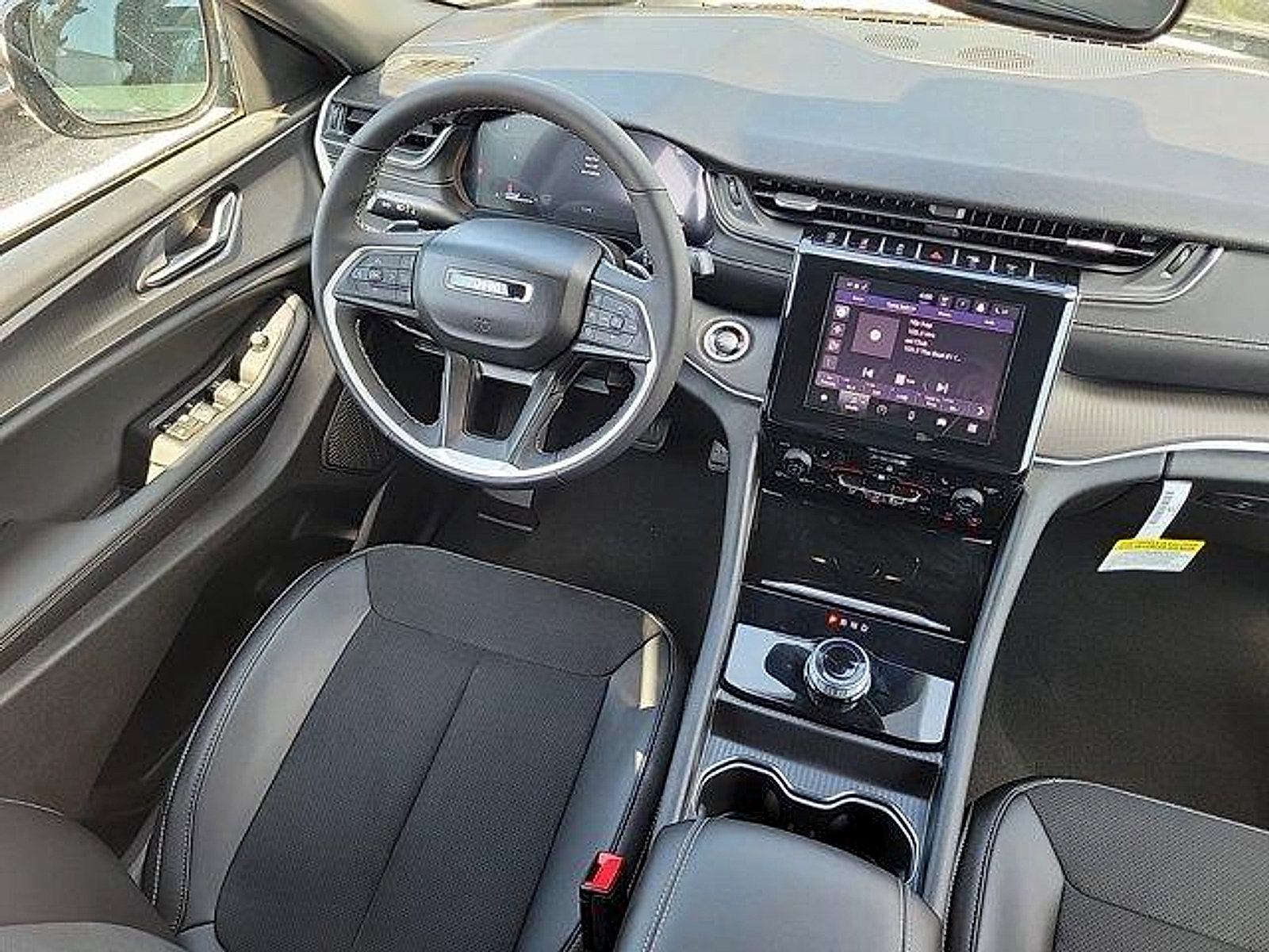New 2024 Jeep Grand Cherokee Altitude RWD image 9
