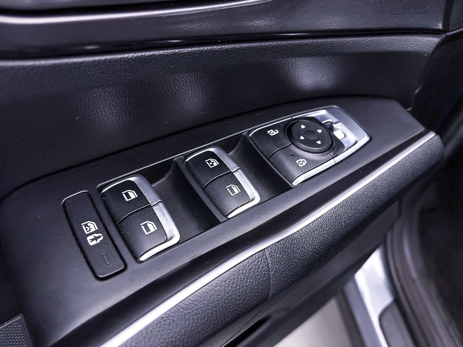 Used 2021 Kia Sorento S FWD image 17