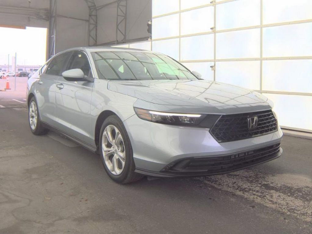 Used 2025 Honda Accord LX image 4