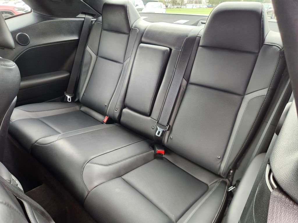Used 2018 Dodge Challenger R/T Plus RWD image 13