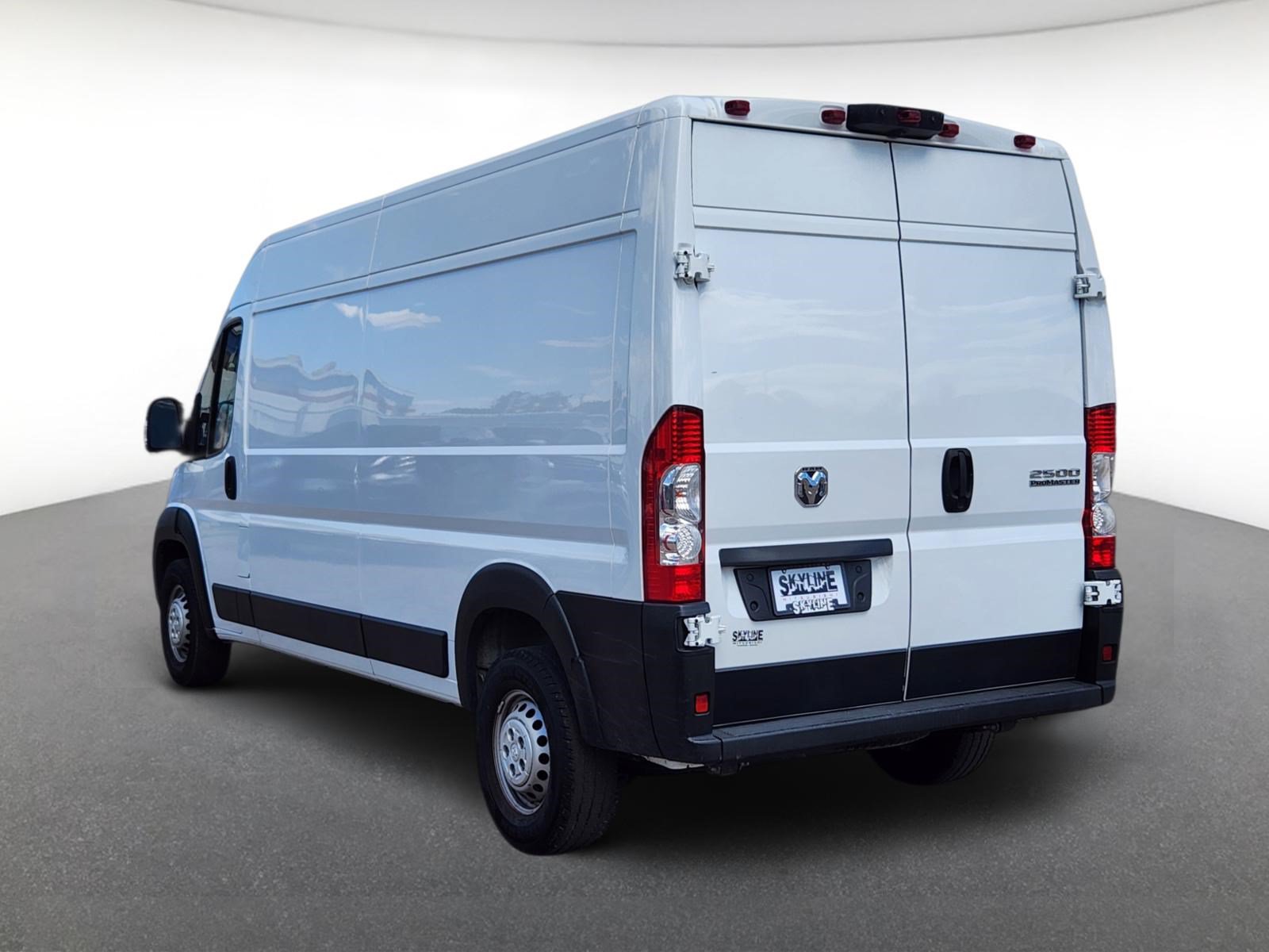 Used 2025 RAM ProMaster 2500 w/ Convenience Group FWD image 4