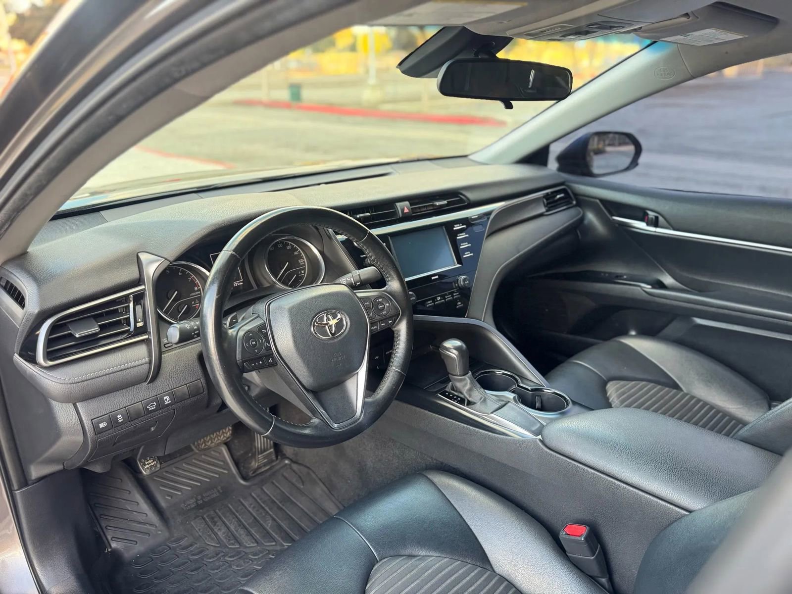 Used 2020 Toyota Camry SE image 8