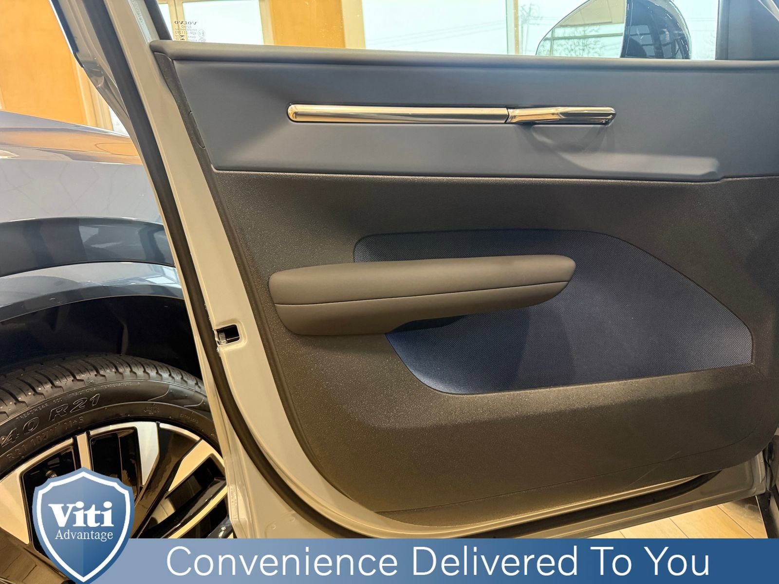 New 2026 Volvo EX30 Cross Country Ultra image 8