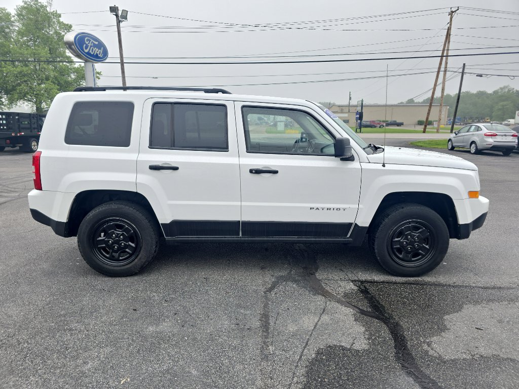 Used 2014 Jeep Patriot Sport image 5