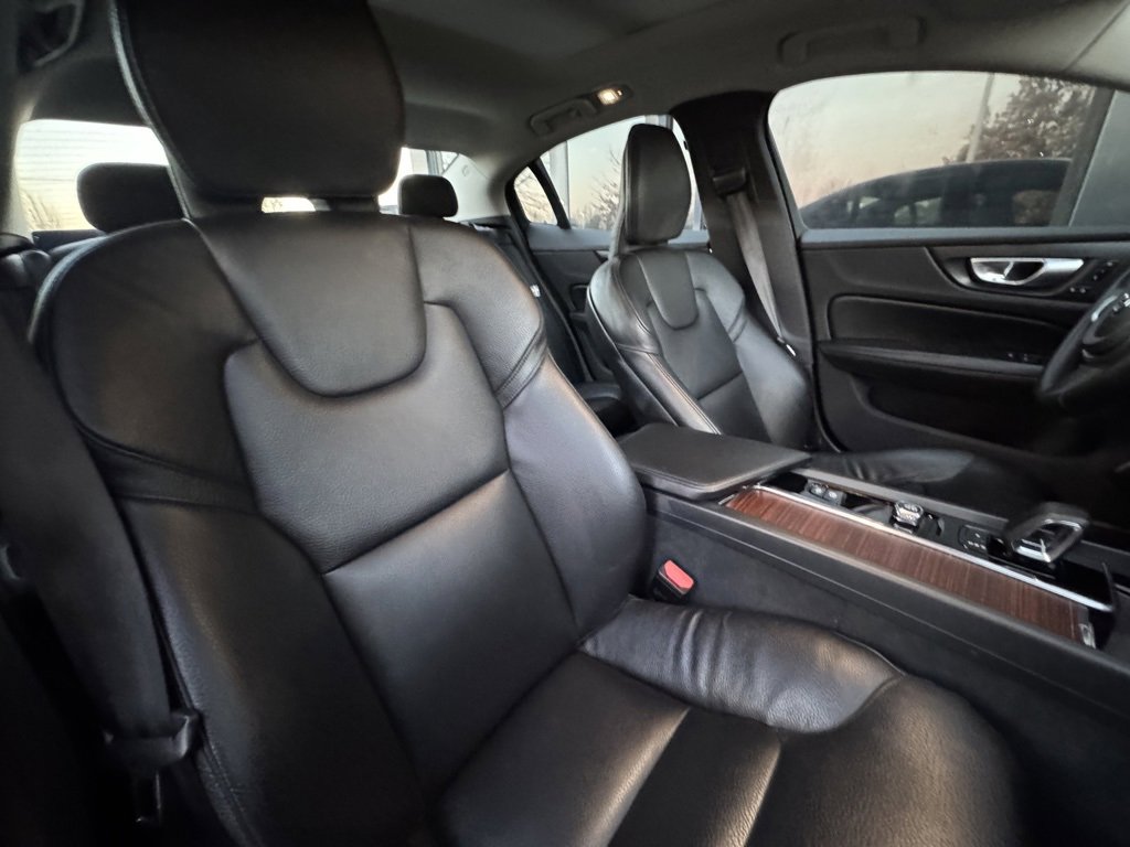 Used 2024 Volvo S60 B5 Plus image 31