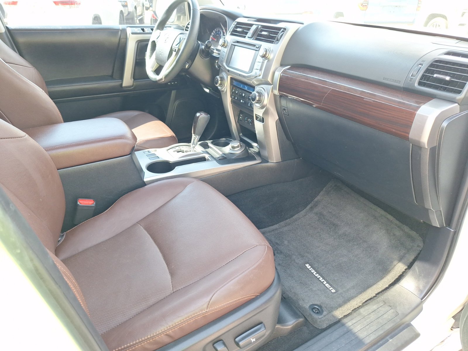 Used 2015 Toyota 4Runner Limited AWD/4WD image 33