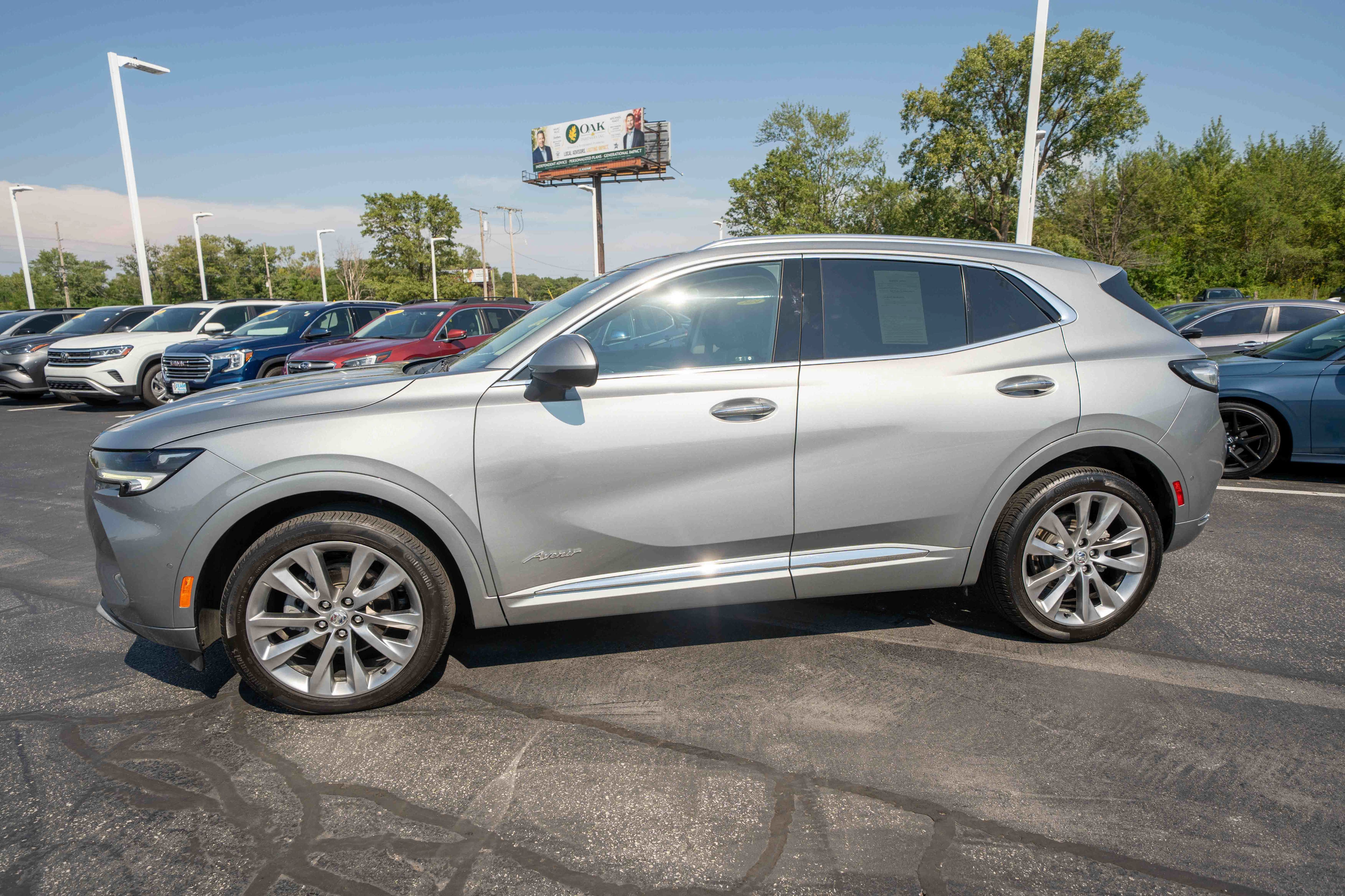 Used 2023 Buick Envision Avenir AWD/4WD image 3