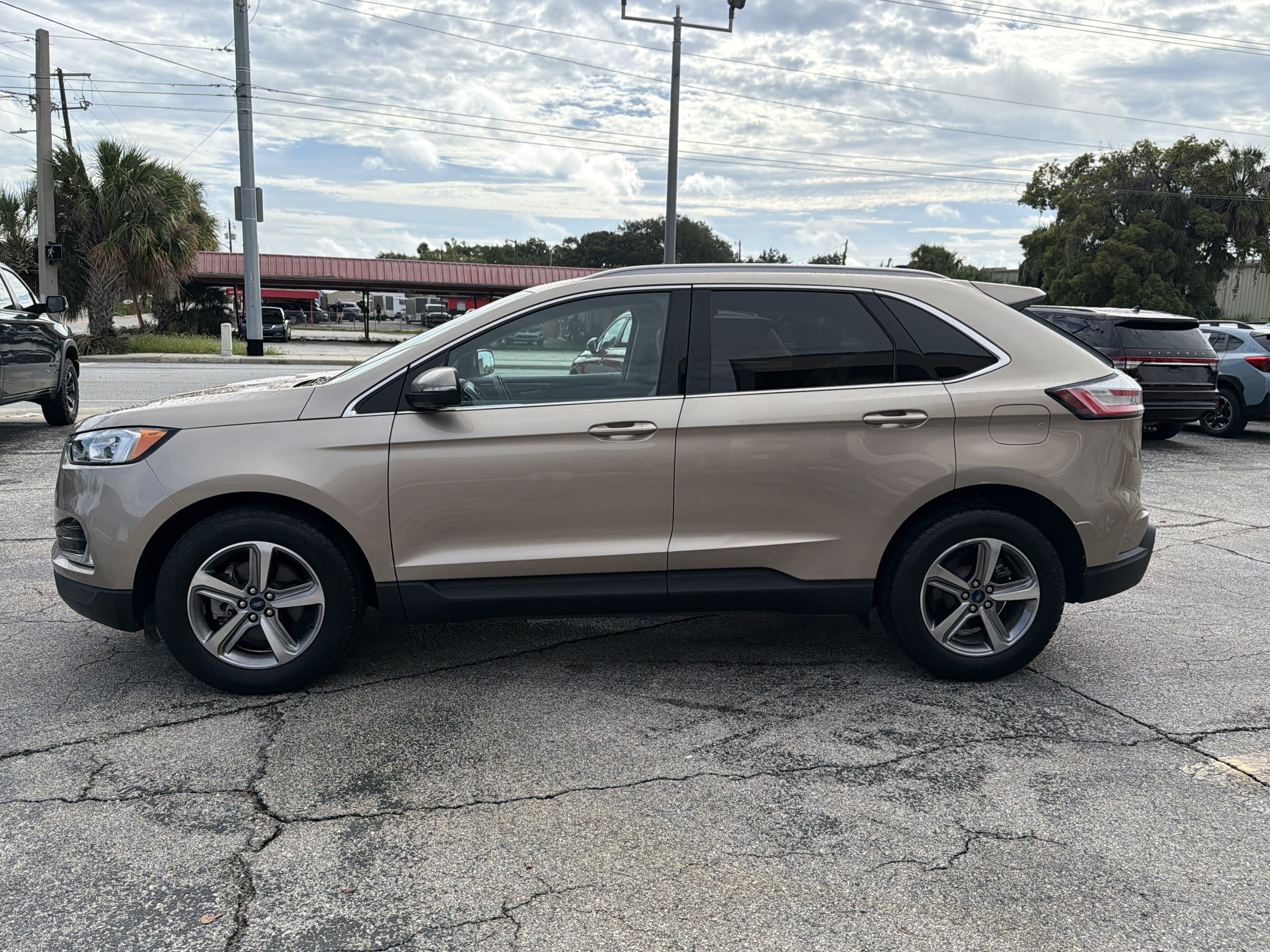Used 2020 Ford Edge SEL w/ Convenience Package FWD image 6