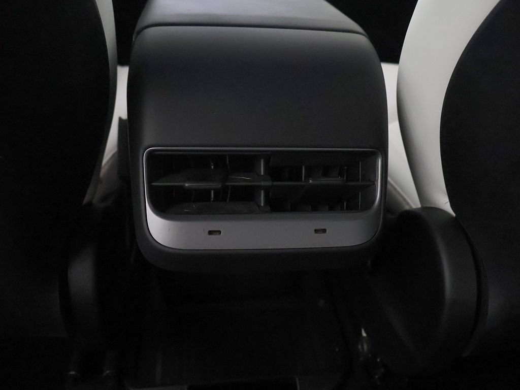 Used 2023 Tesla Model Y Long Range AWD/4WD image 45
