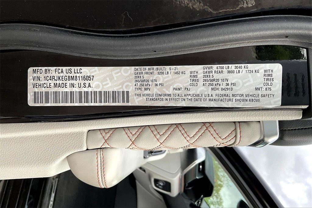 Used 2021 Jeep Grand Cherokee L Summit w/ Luxury Tech Group V image 32