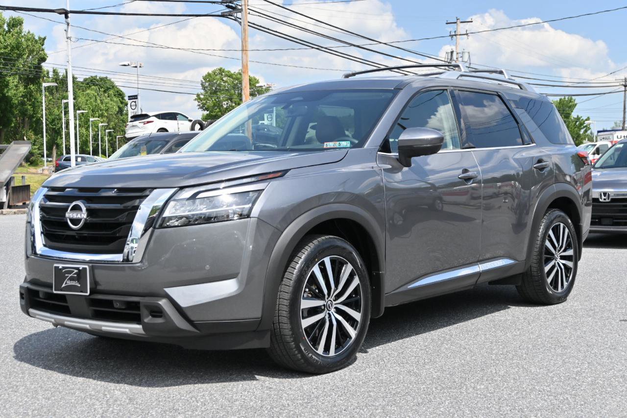 Used 2023 Nissan Pathfinder Platinum w/ Cargo Package AWD/4WD image 7