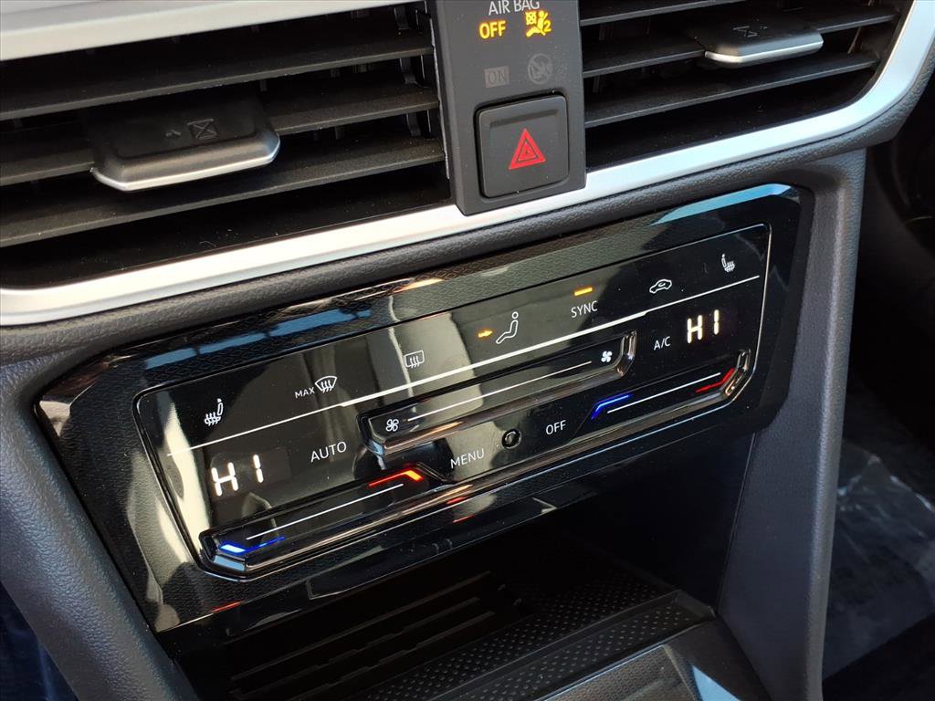 New 2026 Volkswagen Taos SE image 19