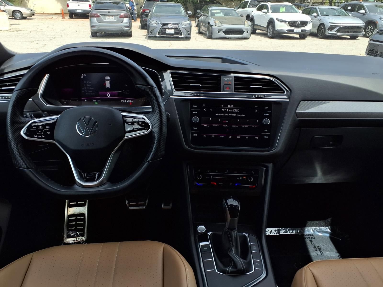 Certified 2023 Volkswagen Tiguan SE R-Line FWD image 22