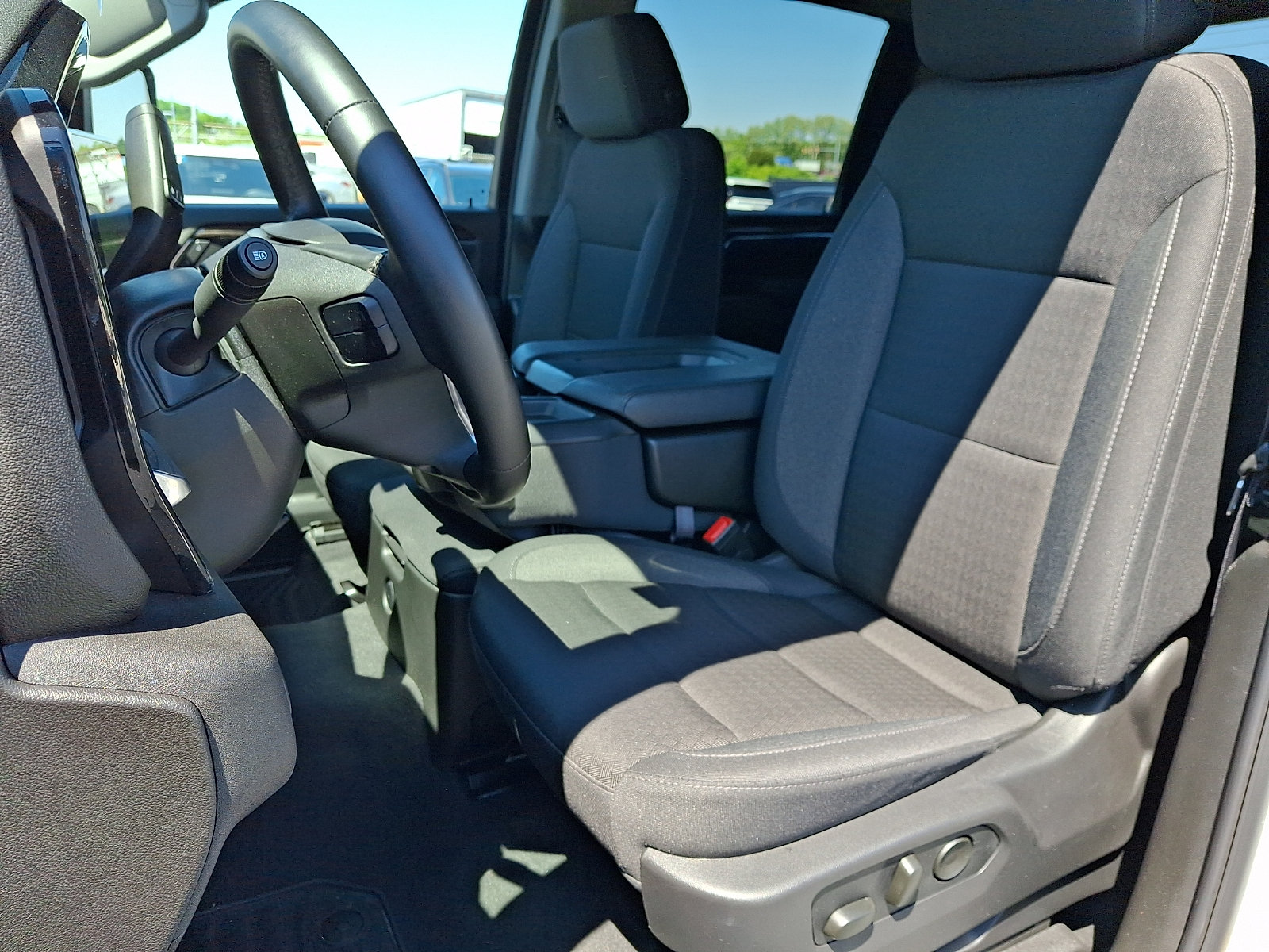 Certified 2025 Chevrolet Silverado 2500 LT w/ Convenience Package AWD/4WD image 13