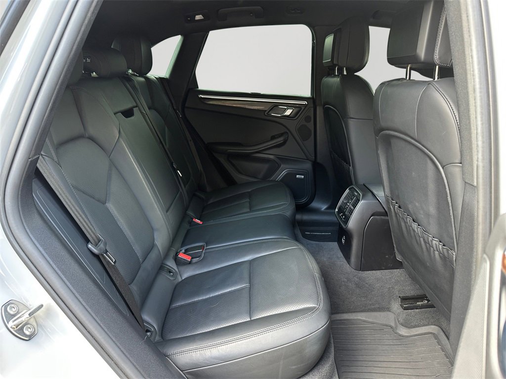 Used 2022 Porsche Macan S image 13