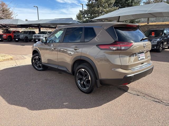 Used 2024 Nissan Rogue SV image 7