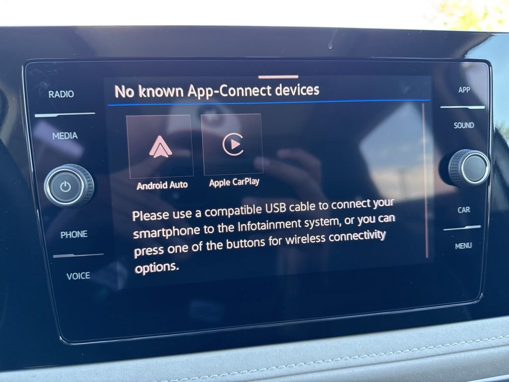 New 2025 Volkswagen Taos SE image 28