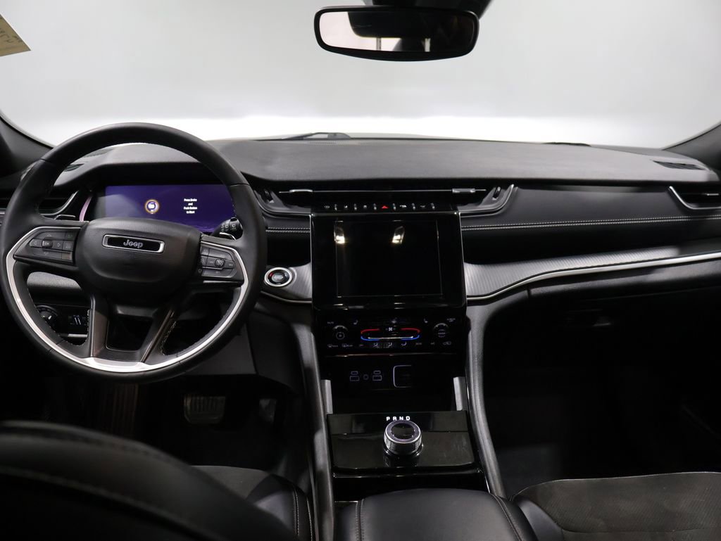 Used 2023 Jeep Grand Cherokee L Laredo image 17