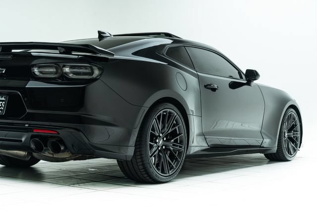 Used 2019 Chevrolet Camaro ZL1 RWD image 13