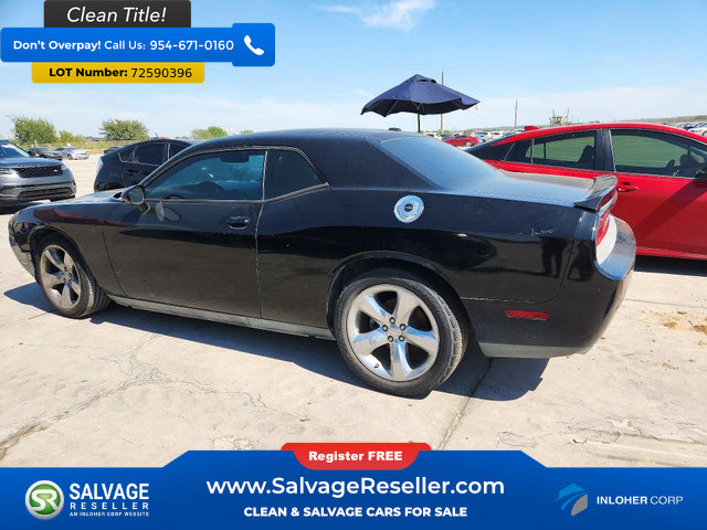 Used 2014 Dodge Challenger SXT w/ Super Sport Group (SS/T) RWD image 3