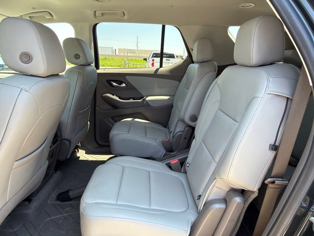 Used 2019 Chevrolet Traverse LT w/ LPO, Floor Liner Package AWD/4WD image 16